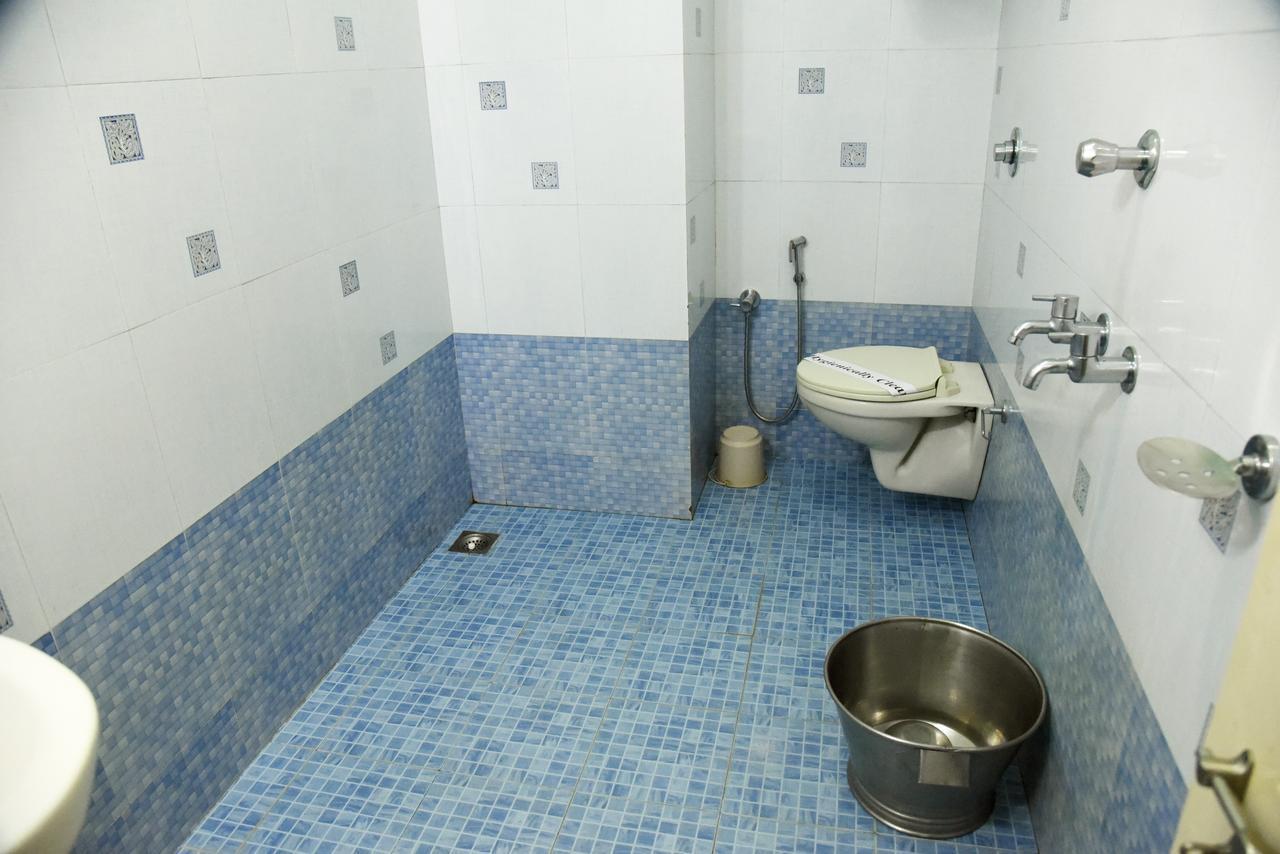 Slr Residency Hotel Subrahmanya Luaran gambar