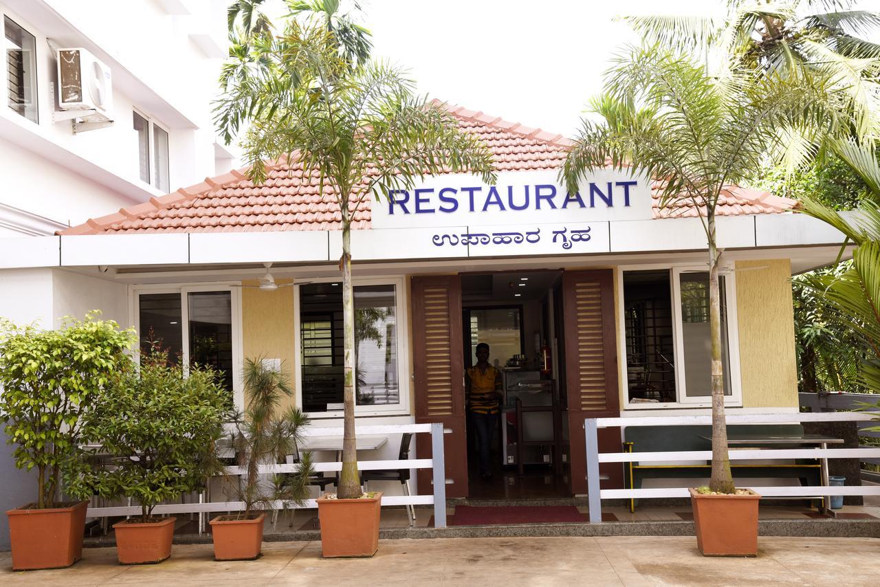 Slr Residency Hotel Subrahmanya Luaran gambar